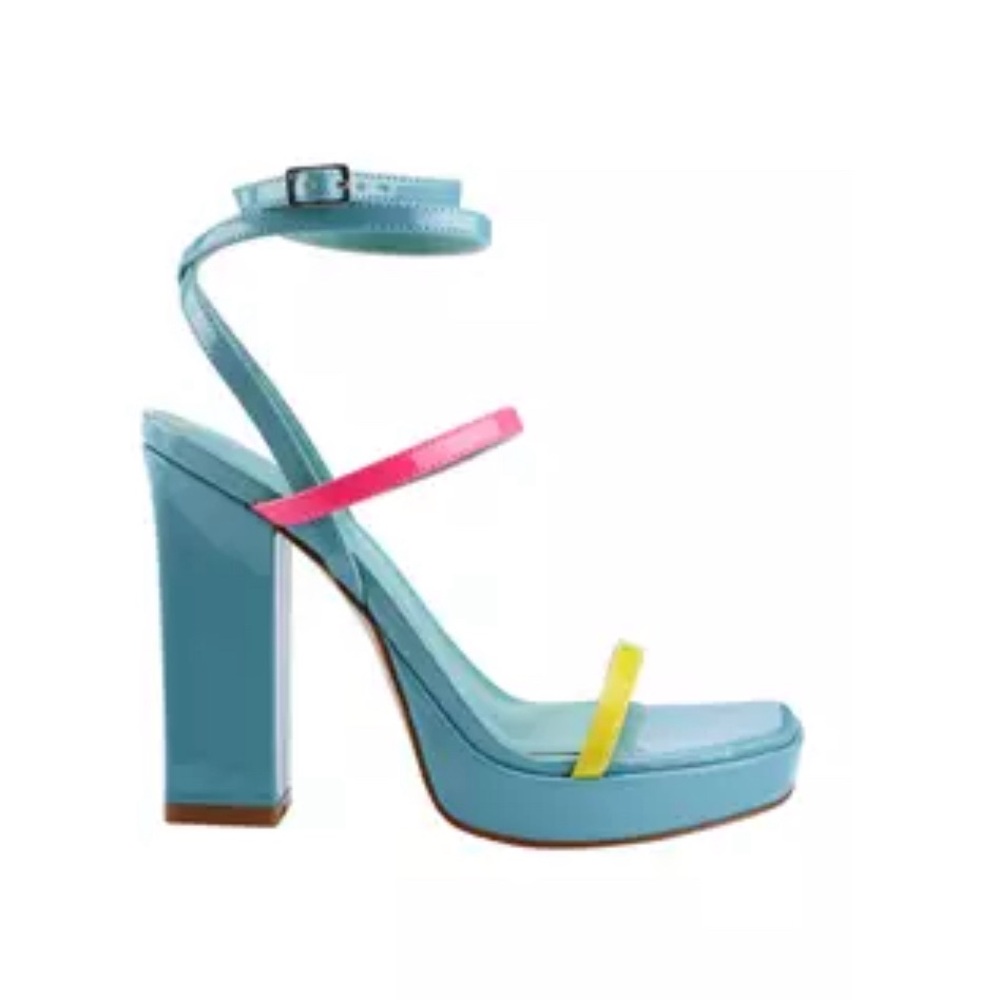 MARC FISHER CHUNKY HEELS!!